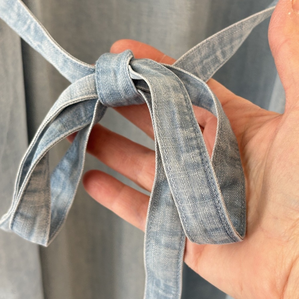 Eddie Bauer Chambray Shift Dress Womens 8 Blue Sleeveless Embroidered Preppy - Picture 7 of 12